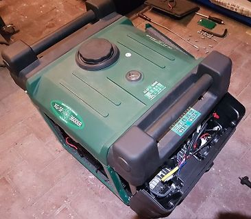 Geöffneter tragbarer Generator XG-SF 3600ER