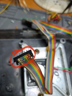 Flachbandkabel an Steckverbinder