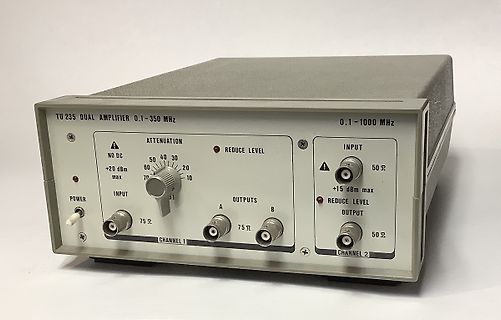 TU 235 Dual Amplifier Frontplatte