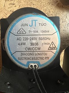 Typenschild eines Synchronmotors