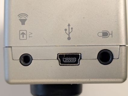 Anschlüsse eines elektronischen Geräts