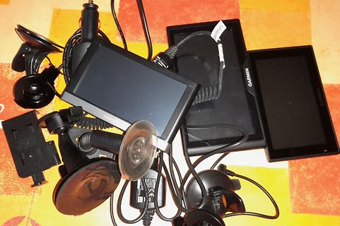 Garmin Navigationsgeräte und Halterungen