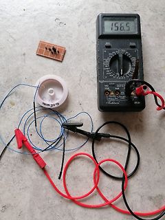 Multimeter, Lochrasterplatine und Messaufbau