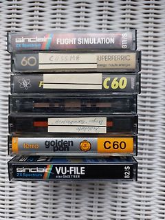 Stapel alter Audiokassetten für ZX Spectrum