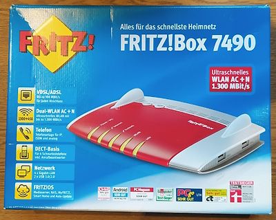Verpackung eines FRITZ!Box 7490 Routers