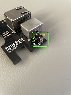 Leiterplatte mit USB-Anschlüssen und Pin-Markierungen