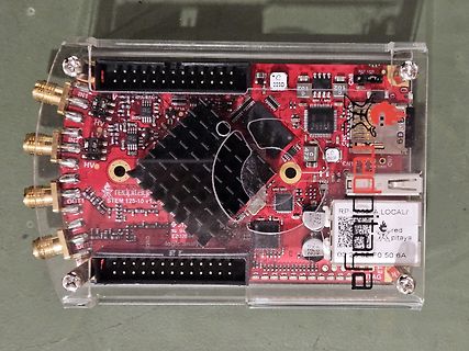 Red Pitaya STEM ELA Board in Gehäuse