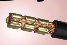 Abisolierte Kupferlitze mit Metallhülsen
