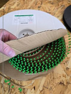 Rolle mit grünen SMD-LEDs auf Spule