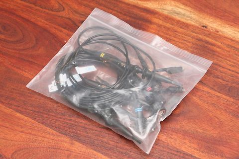 Messkabel in Plastikbeutel