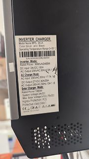 Typenschild eines Inverter Chargers