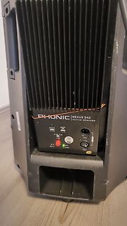 Rückseite eines Phonic Nexus 540 Aktivlautsprechers
