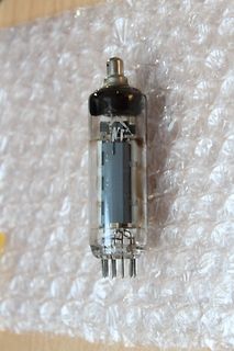 Elektronenröhre auf Luftpolsterfolie