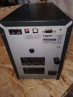Rückseite eines Legrand Spannungsreglers