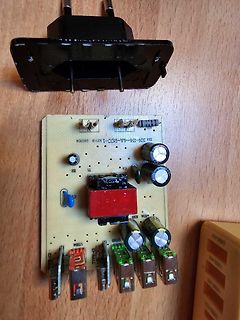 Leiterplatte mit USB-Anschlüssen und Transformator