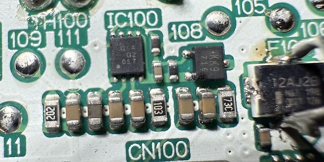 Nahaufnahme einer Leiterplatte mit SMD-Bauteilen