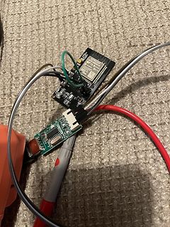 ESP32-S3 DevKit mit USB-Adapter und Verkabelung