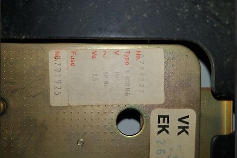 Typenschild eines elektronischen Geräts