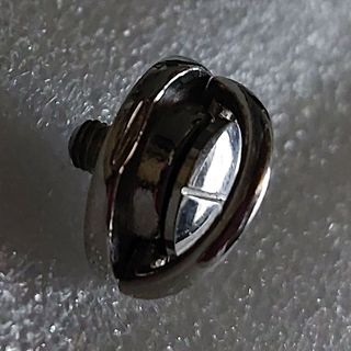 Metallische Schraube oder Klemmstück