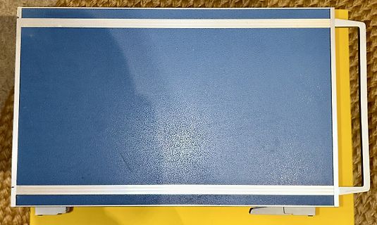 Blaues Gehäuse oder Abdeckung