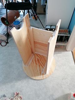 Holzgehäuse für ein Gerät