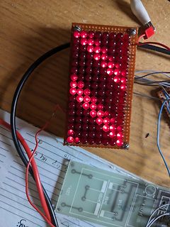 LED-Matrix auf Lochrasterplatine und Leiterplatte