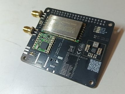 LoRa Funkmodul auf Leiterplatte mit SMA-Anschlüssen