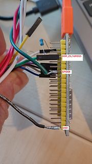 Verdrahtung eines Mikrocontrollers mit Jumper-Kabeln