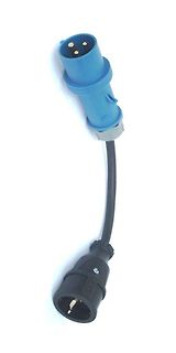 Blauer CEE-Stecker mit schwarzem Kabel und Kupplung