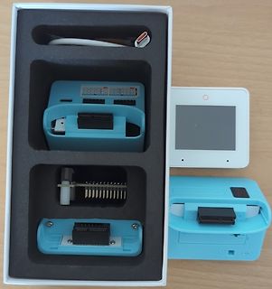 Inhalt einer Produktverpackung mit Elektronikmodulen