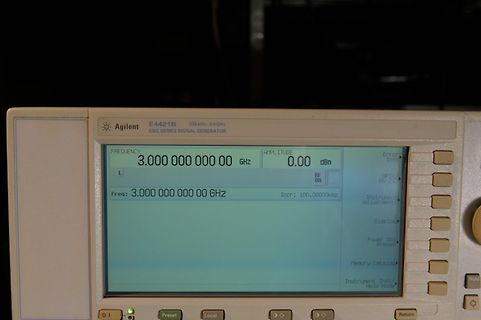 Agilent E4421B ESG Signal Generator Display