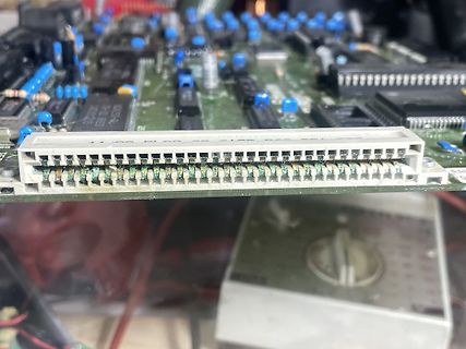 Leiterplatte mit Anschlussstecker und elektronischen Bauteilen