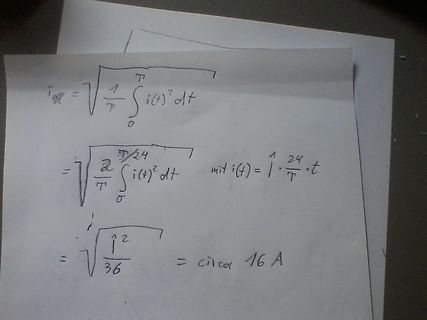 Handschriftliche mathematische Berechnung eines Effektivwerts