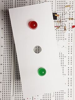 Aufbau auf Breadboard mit LEDs und Widerständen