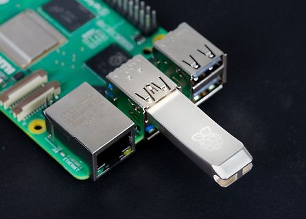 Nahaufnahme Anschlüsse eines Raspberry Pi