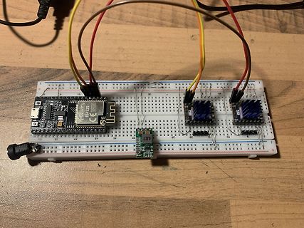 Aufbau mit ESP32 und Sensoren auf Breadboard