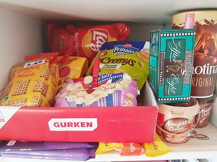 Lebensmittel in einem Schrank