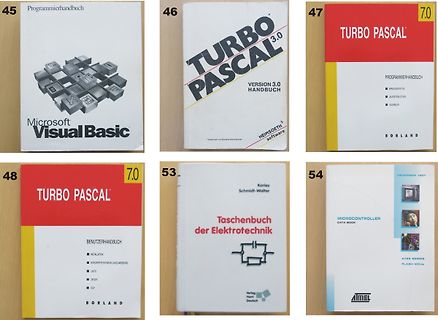 Alte Programmierhandbücher und ein Datenbuch