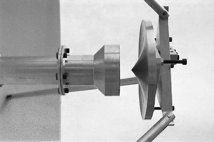Mechanischer Aufbau einer Antenne oder eines Wellenleiters