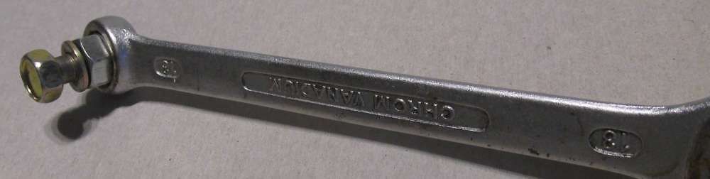 Metallischer Gabelschlüssel
