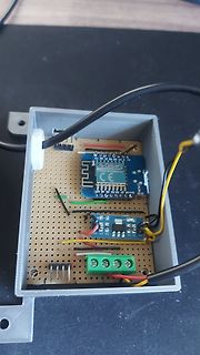 Elektronikaufbau auf Lochrasterplatine in Gehäuse