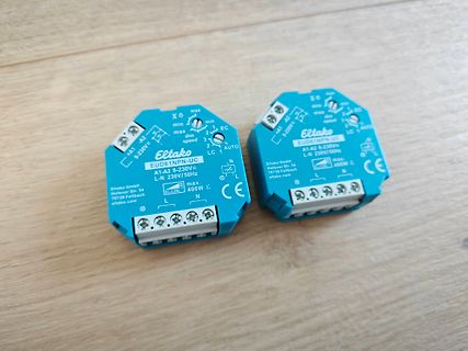 Zwei Eltako EUD61NPN-UC Dimmer-Module