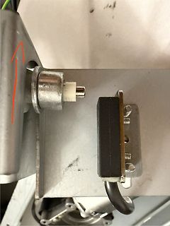 Mechanischer Endschalter an Metallprofil