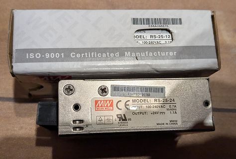 Mean Well Netzteil RS-25-24 und Verpackung