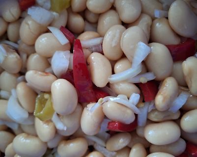 Weiße Bohnen mit Zwiebeln und Paprika