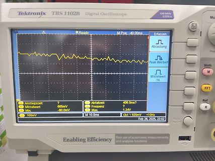 Tektronix TBS 1102B Digital Oszilloskop mit Wellenform