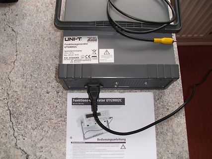 UNI-T Funktionsgenerator UTG9002C und Bedienungsanleitung