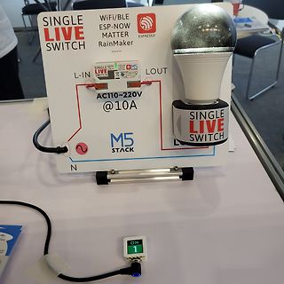 M5Stack Single Live Switch Prototyp mit Glühbirne