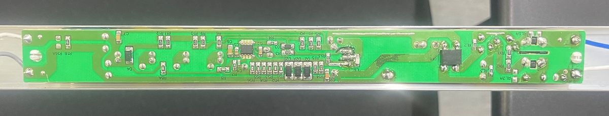 Foto einer Leiterplatte mit SMD-Bauteilen