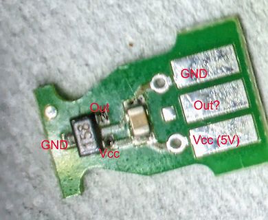 Leiterplatte mit Beschriftungen GND, Out?, Vcc (5V) und Vcc
